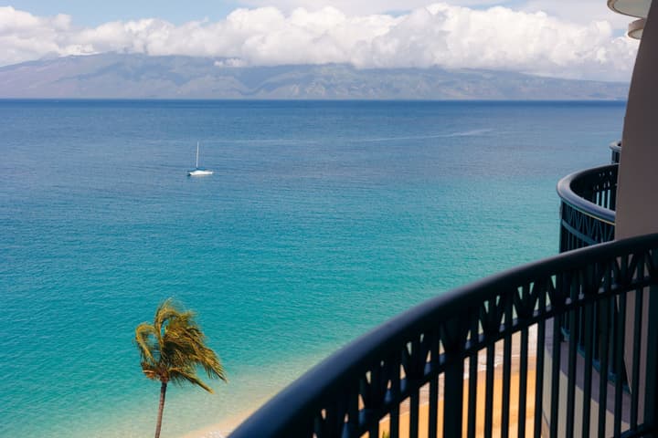 Royal Lahaina Resort & Bungalows