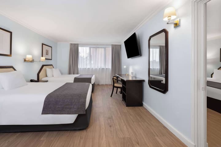 Wyndham Garden Santiago Kennedy