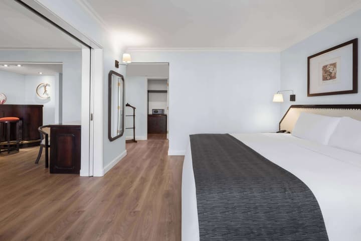 Wyndham Garden Santiago Kennedy