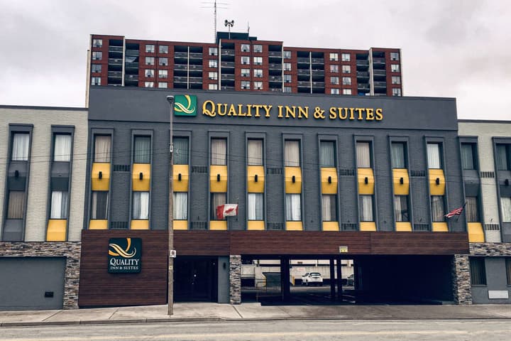 Quality Inn & Suites Downtown Windsor