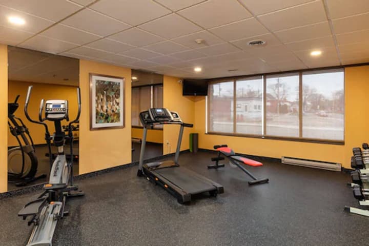 Quality Inn & Suites Downtown Windsor