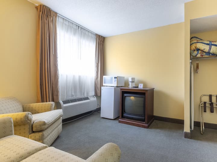 Americas Best Value Inn Springfield - Mansion View