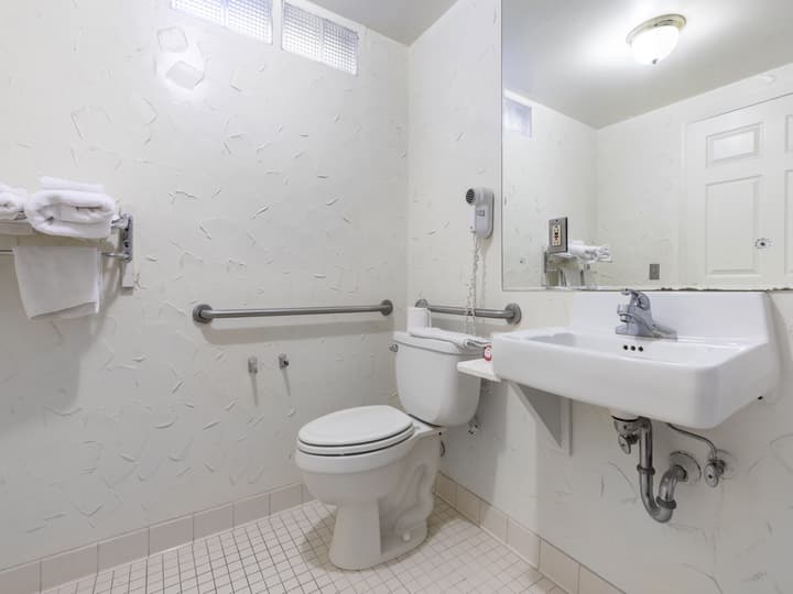 Americas Best Value Inn Springfield - Mansion View
