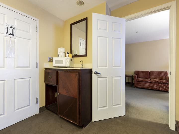 Americas Best Value Inn Springfield - Mansion View