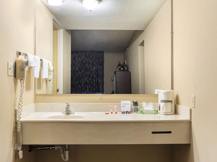 Americas Best Value Inn Springfield - Mansion View