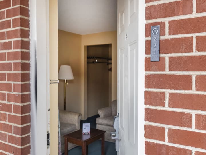 Americas Best Value Inn Springfield - Mansion View