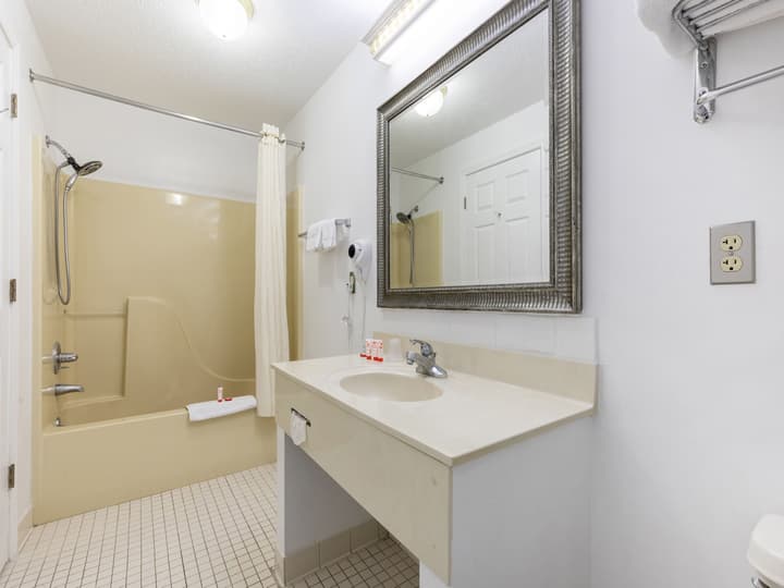 Americas Best Value Inn Springfield - Mansion View