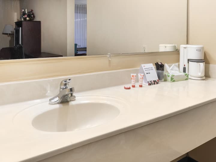 Americas Best Value Inn Springfield - Mansion View