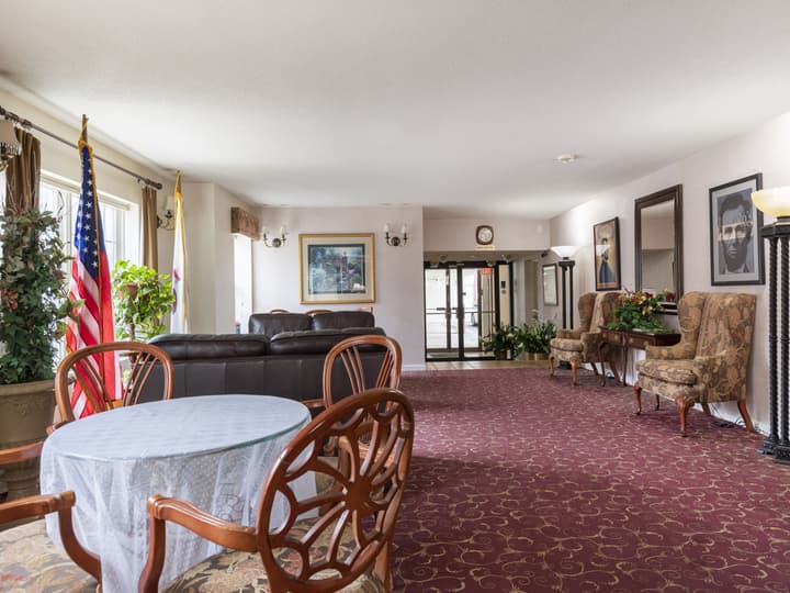 Americas Best Value Inn Springfield - Mansion View