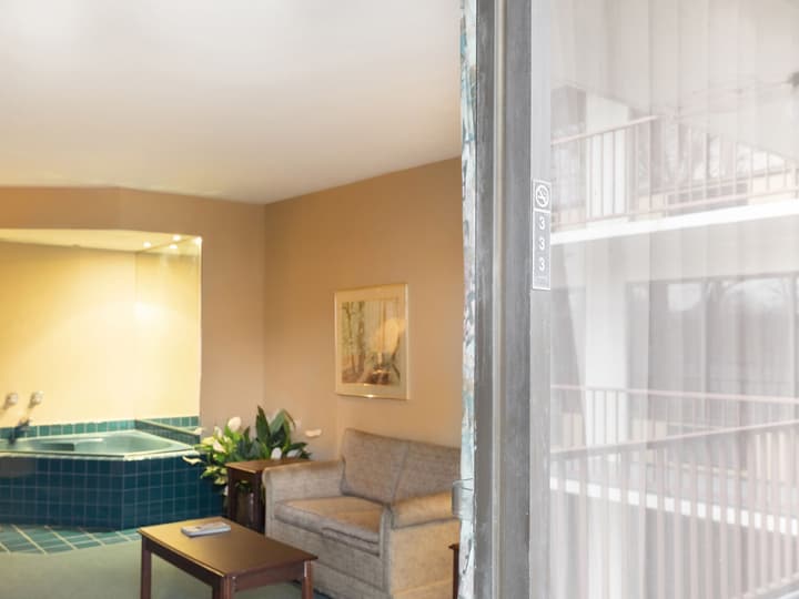 Americas Best Value Inn Springfield - Mansion View