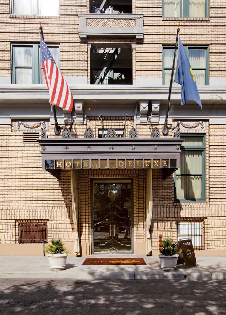 Hotel deLuxe