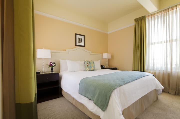 Hotel deLuxe