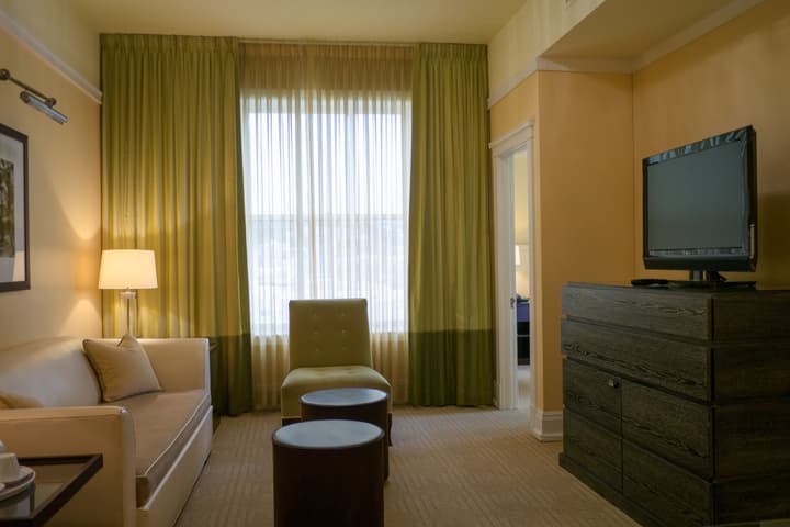 Hotel deLuxe