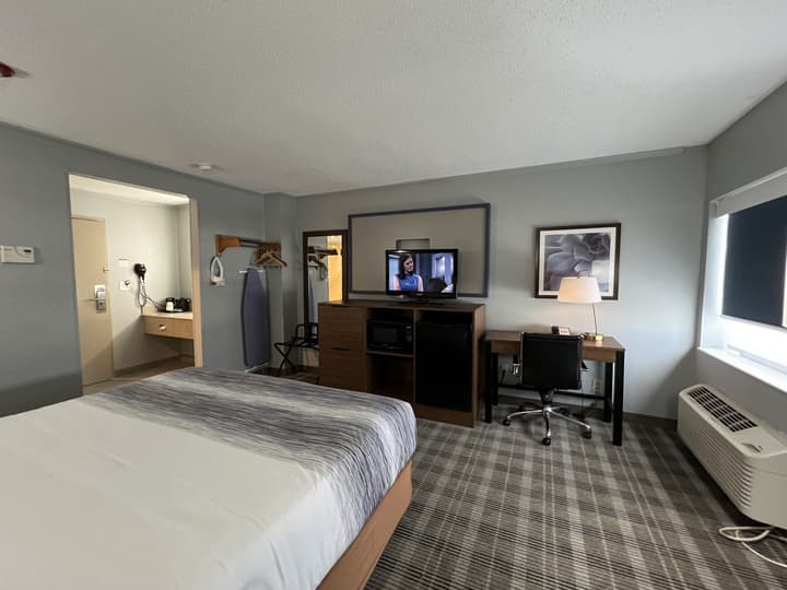 AmericInn by Wyndham Glendale/Milwaukee