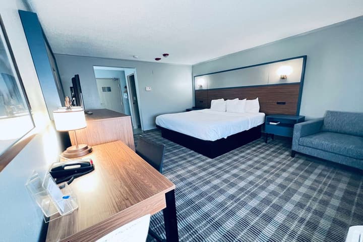 AmericInn by Wyndham Glendale/Milwaukee