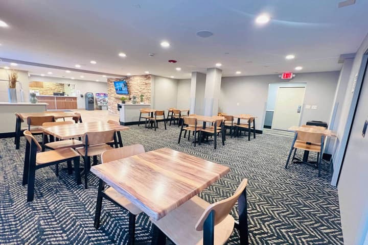 AmericInn by Wyndham Glendale/Milwaukee