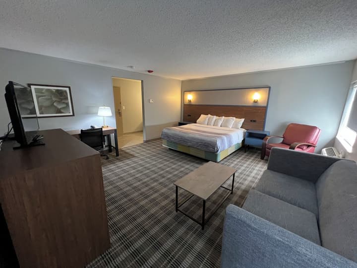 AmericInn by Wyndham Glendale/Milwaukee