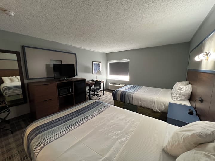 AmericInn by Wyndham Glendale/Milwaukee