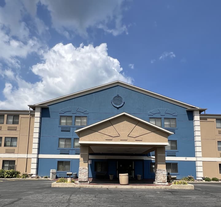 AmericInn by Wyndham Glendale/Milwaukee