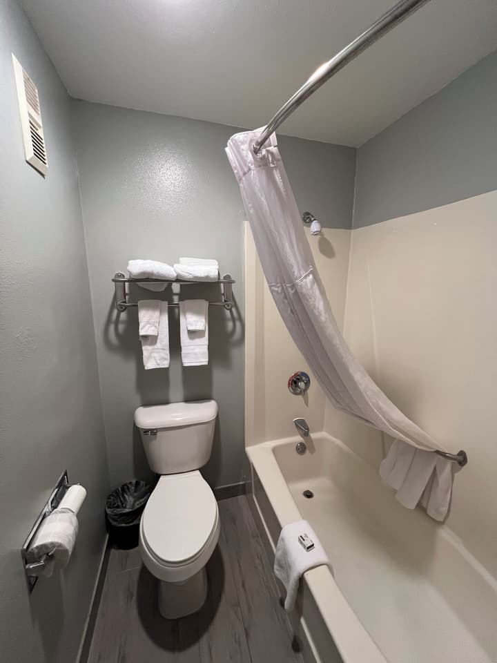 AmericInn by Wyndham Glendale/Milwaukee