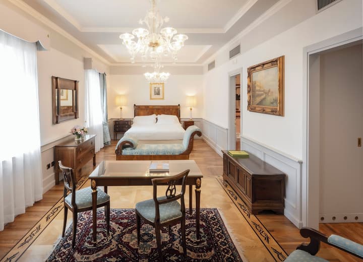 Due Torri Hotel