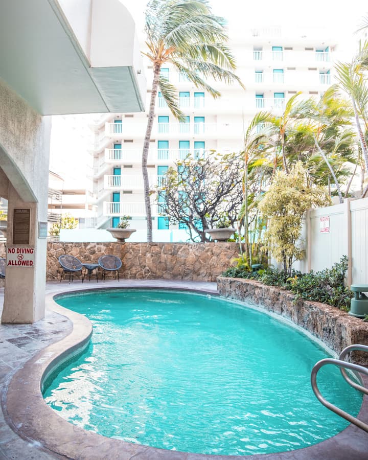 Coconut Waikiki Hotel