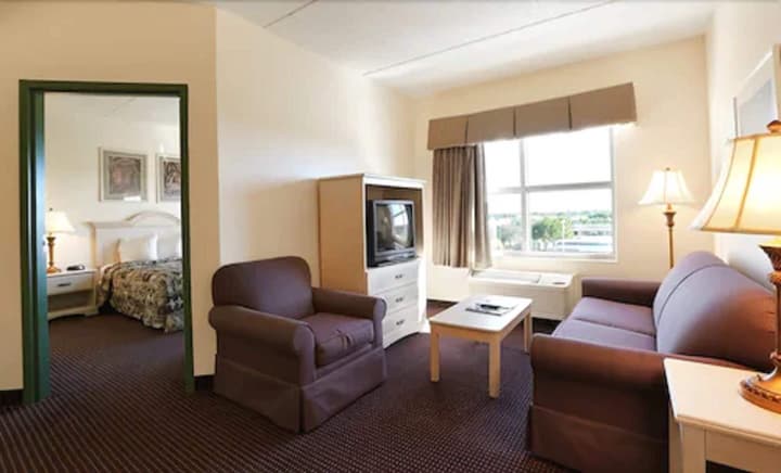 Allure Suites