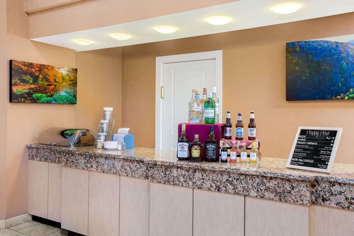 La Quinta Inn & Suites by Wyndham Springfield South