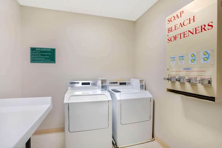 La Quinta Inn & Suites by Wyndham Springfield South