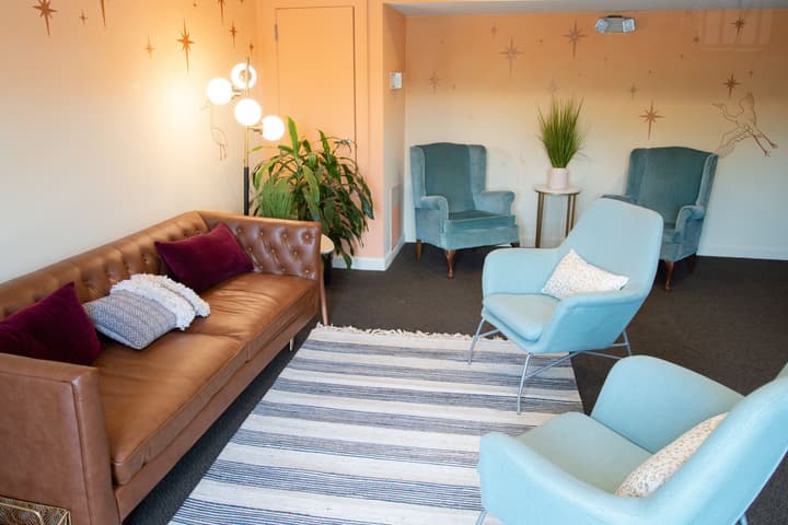 The Eo Inn - Downtown