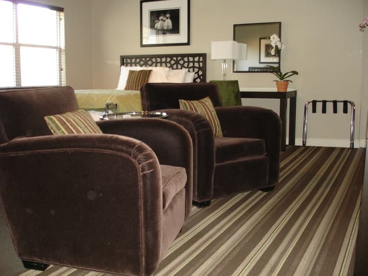 The Eo Inn - Downtown