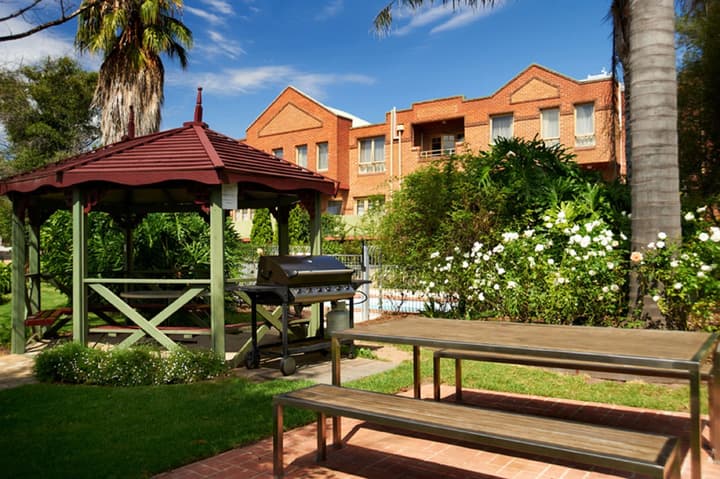 Comfort Apartments Royal Gardens