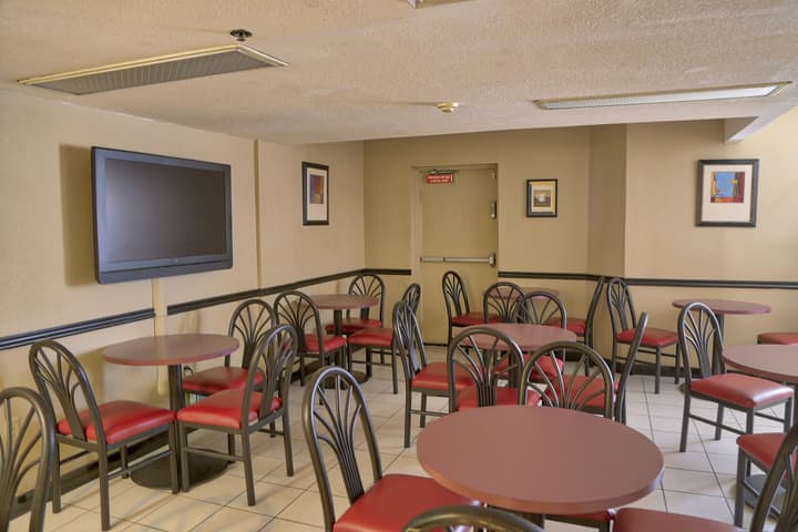 Destiny Palms Hotel Maingate West