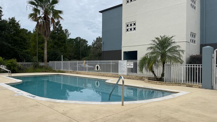 Destiny Palms Hotel Maingate West