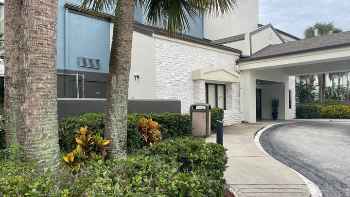 Destiny Palms Hotel Maingate West