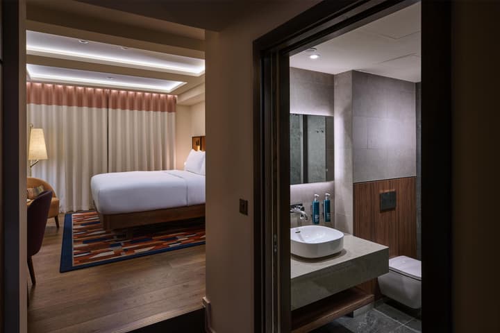 DoubleTree by Hilton London West End