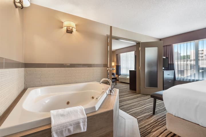 Best Western Plus Calgary Centre Inn
