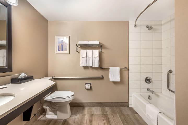 Best Western Plus Calgary Centre Inn