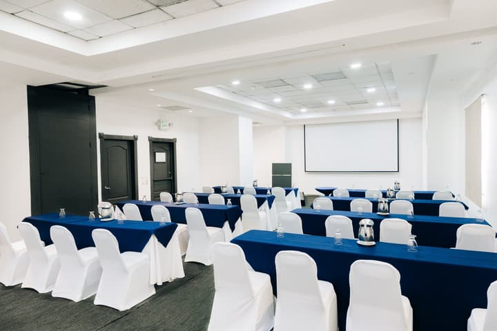Holiday Inn San Salvador by IHG