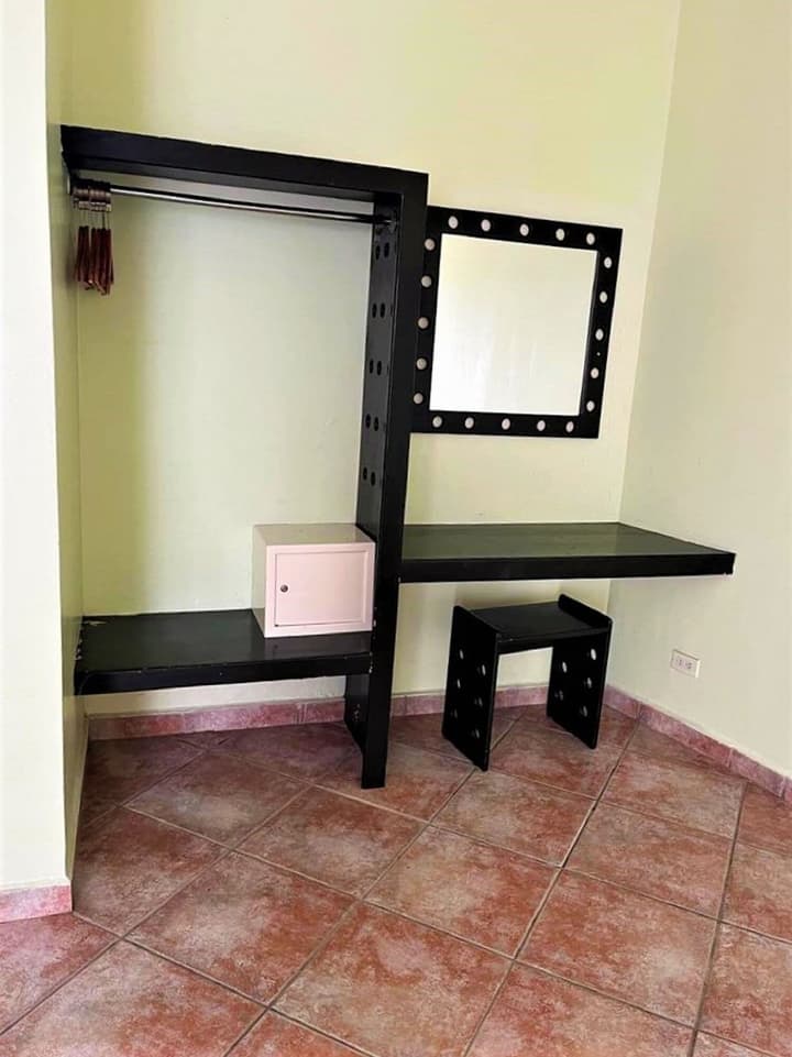 Seven Crown Express & Suites by Kavia