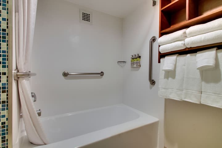 Holiday Inn Express Washington DC N-Silver Spring by IHG