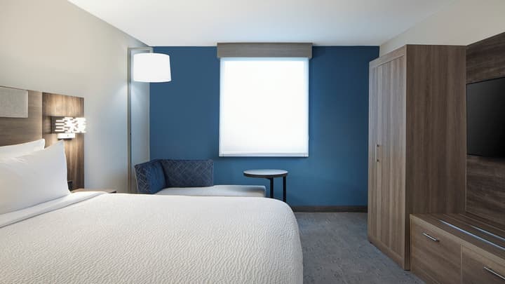Holiday Inn Express Dallas Medical-Market Center by IHG