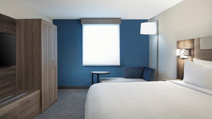 Holiday Inn Express Dallas Medical-Market Center by IHG