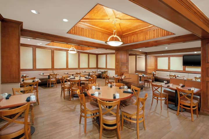 Holiday Inn Express Dallas Medical-Market Center by IHG