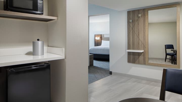 Holiday Inn Express Dallas Medical-Market Center by IHG