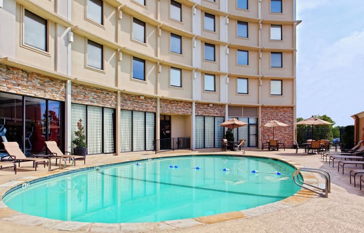 Holiday Inn Express Dallas Medical-Market Center by IHG