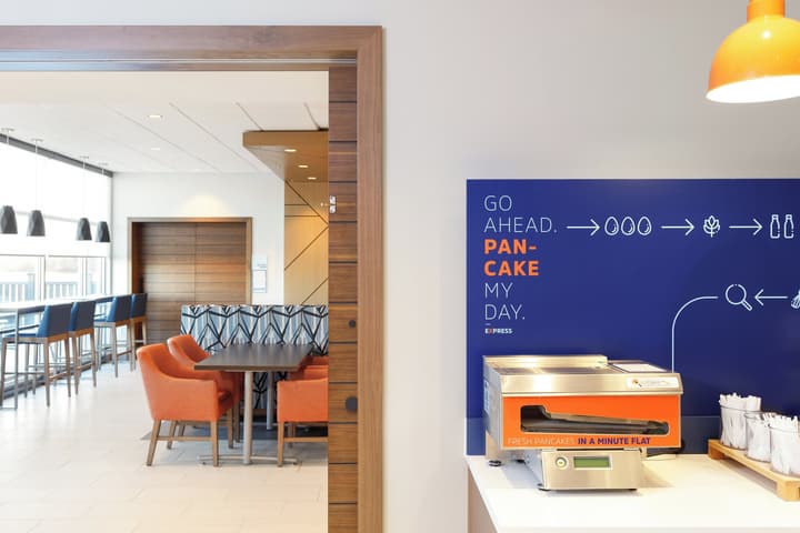 Holiday Inn Express Dallas Medical-Market Center by IHG