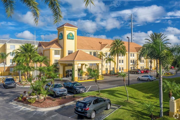La Quinta Inn & Suites by Wyndham Orlando Universal area