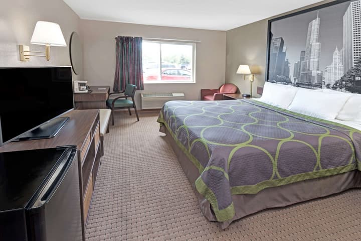 Super 8 by Wyndham Chicago O'Hare Airport