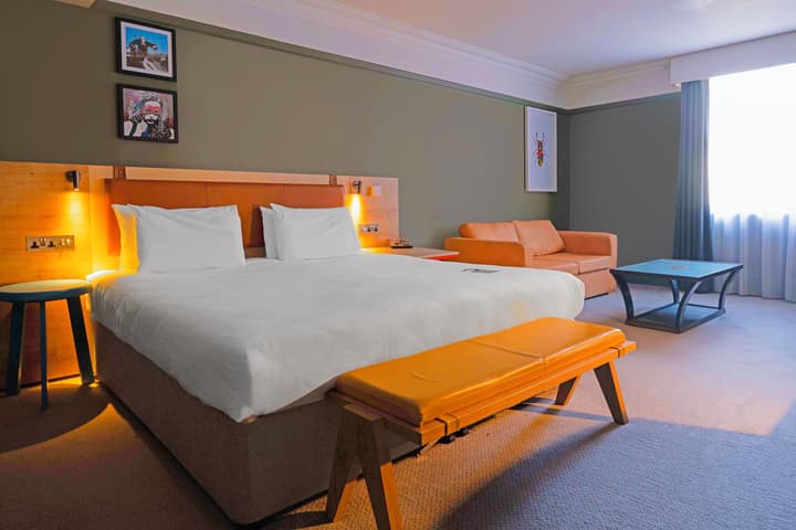 Bristol Grand Hotel By Sunday